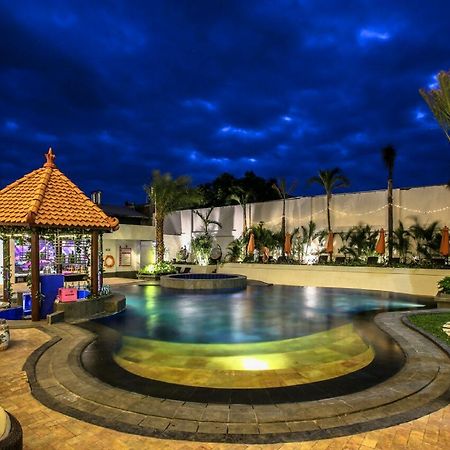 KJ Hotel Yogyakarta Kültér fotó