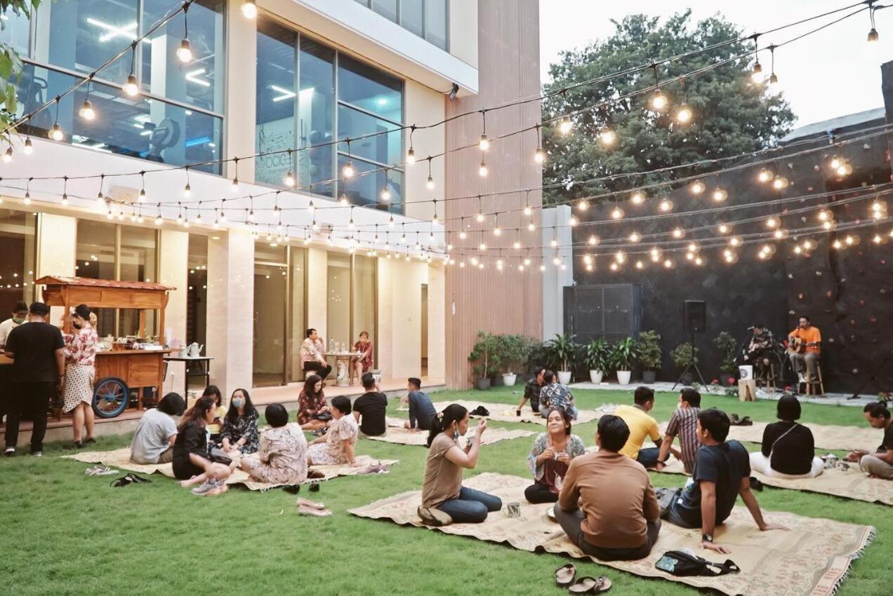 KJ Hotel Yogyakarta Kültér fotó