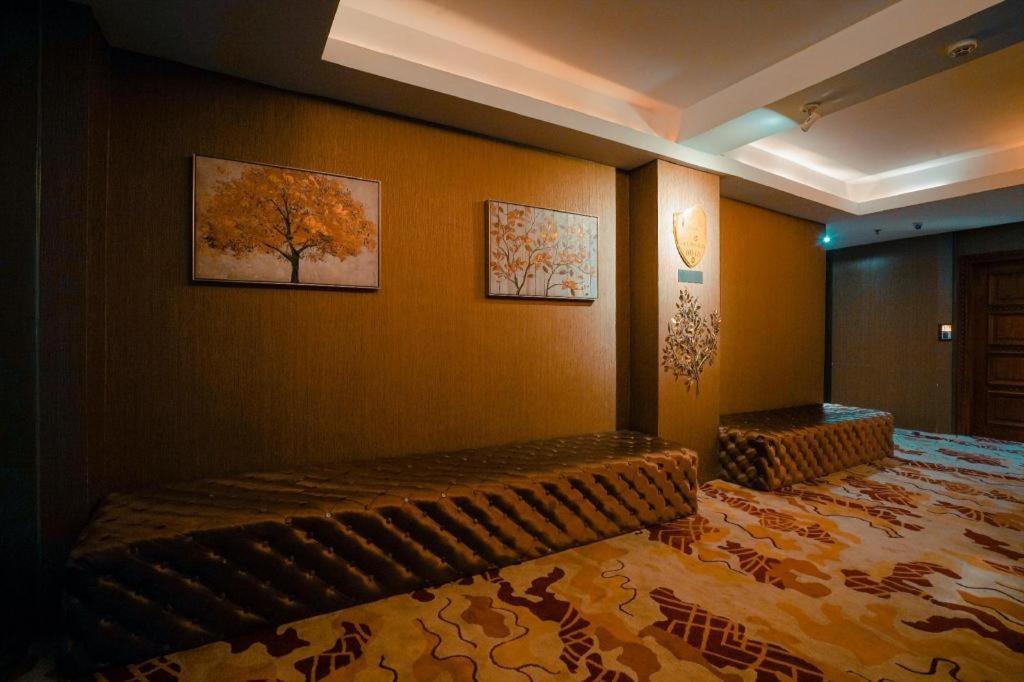 KJ Hotel Yogyakarta Kültér fotó