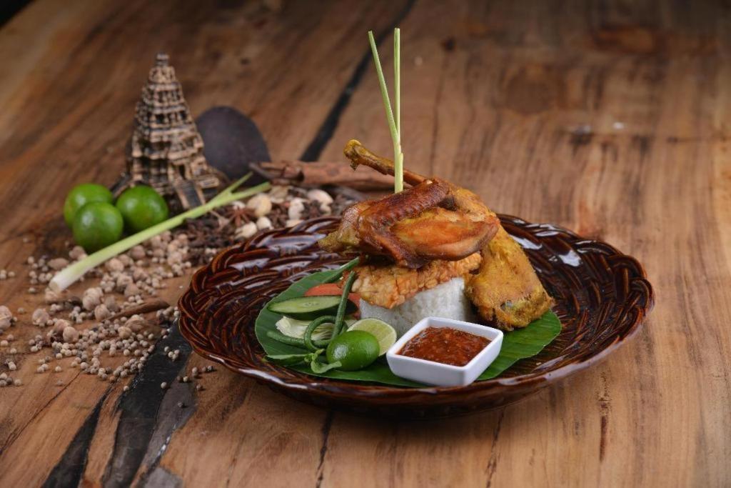 KJ Hotel Yogyakarta Kültér fotó