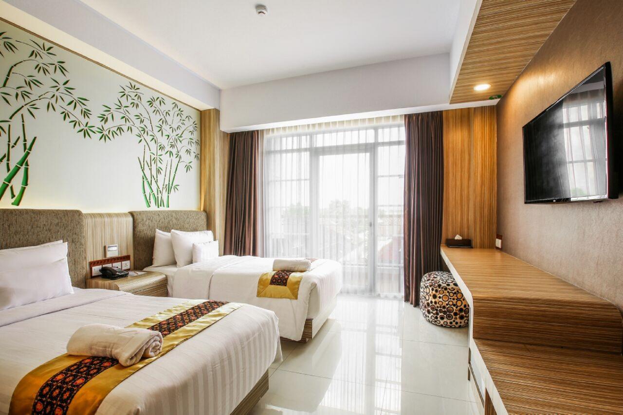 KJ Hotel Yogyakarta Kültér fotó