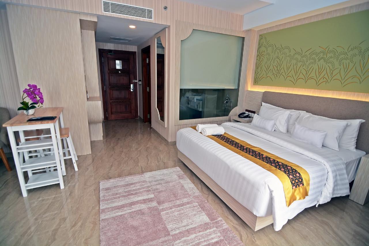 KJ Hotel Yogyakarta Kültér fotó