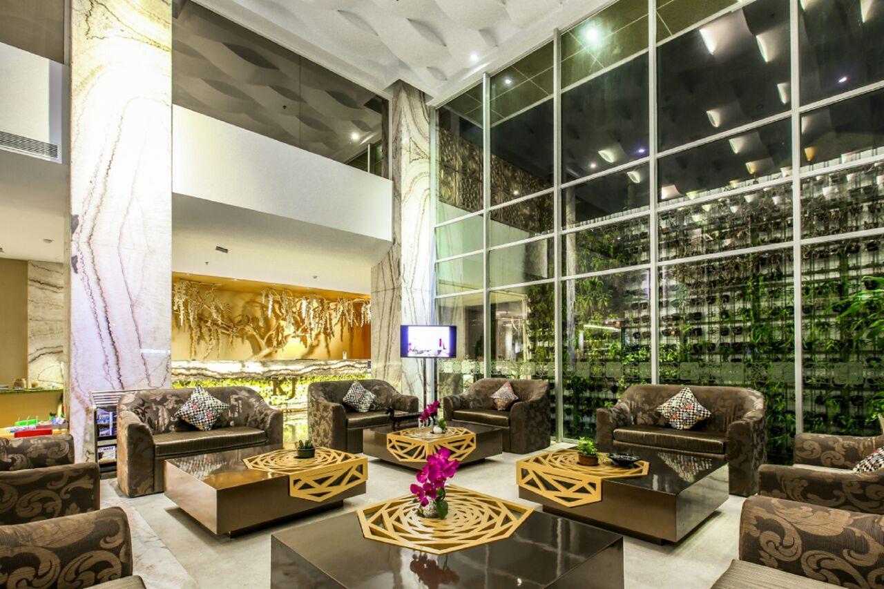 KJ Hotel Yogyakarta Kültér fotó